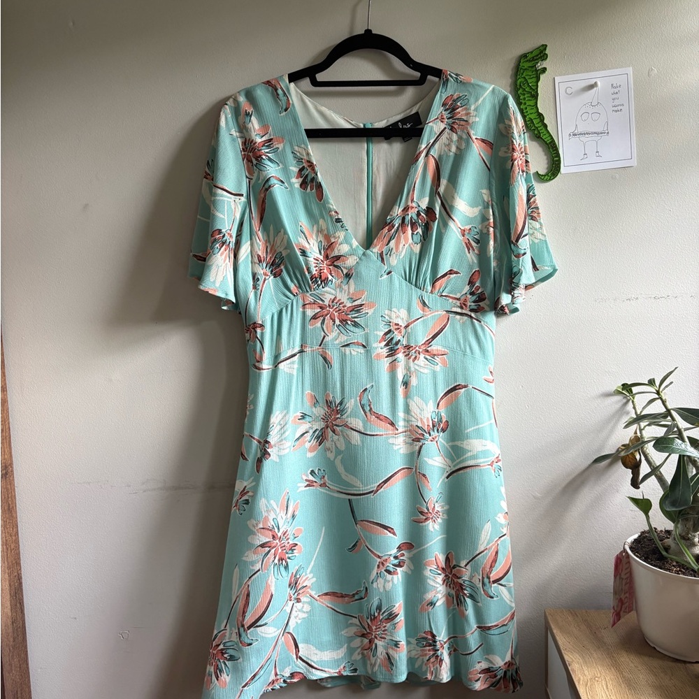 Lulu's Floral V-Neck Dress